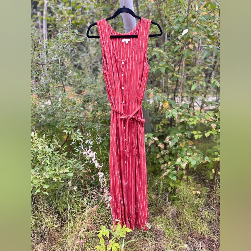 Max Studio Button Down Dress. Rayon & Linen. Burnt Red Color with B&W Stripe.